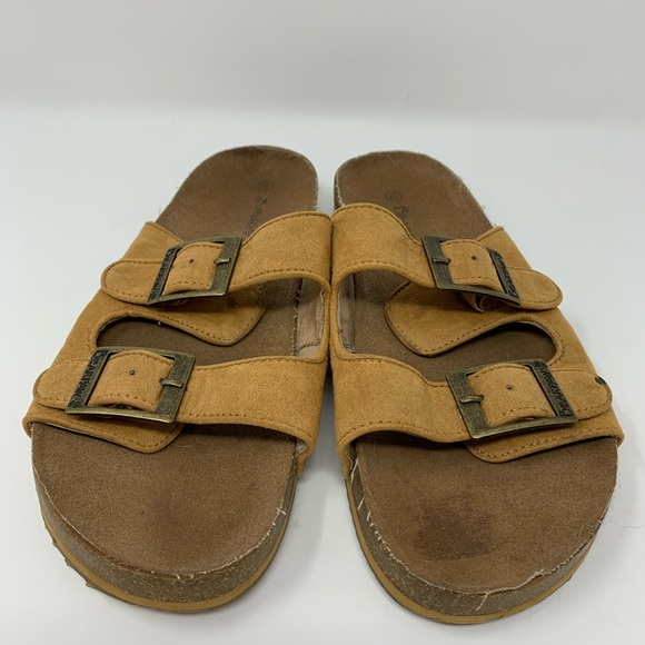 BearPaw Sandals - Picture 2 of 9